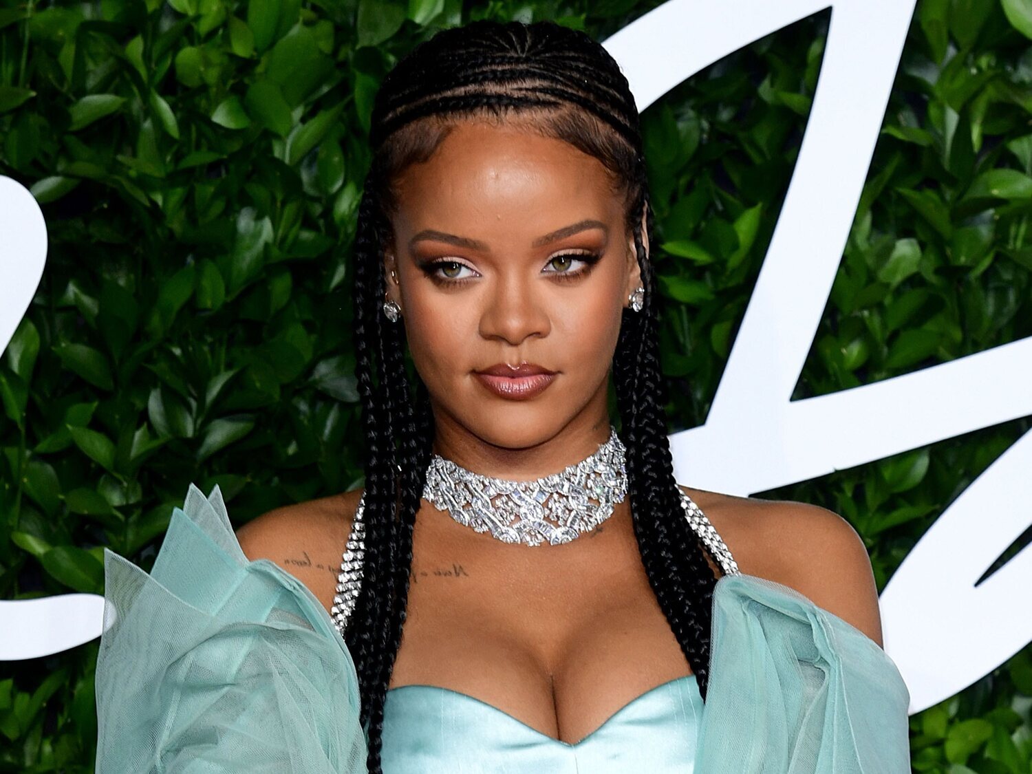 Rihanna se embolsa 6 millones por actuar en la boda del hijo del hombre más rico de Asia