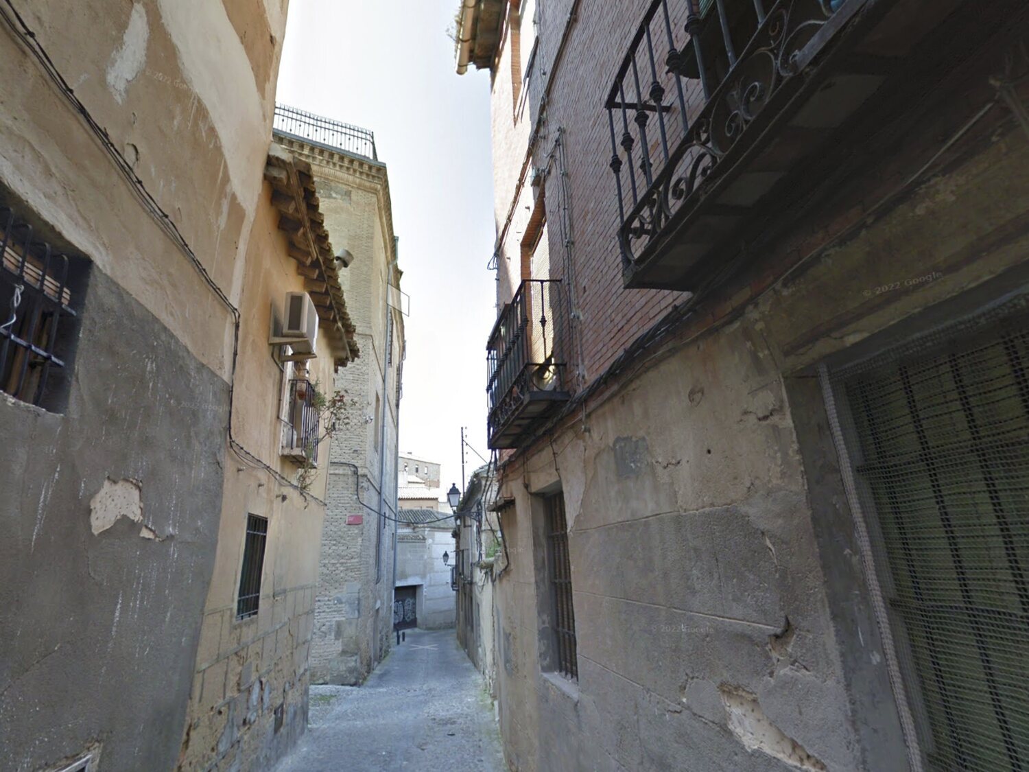 Hallan cuatro cadáveres en una vivienda del centro de Toledo: la hipótesis de los investigadores