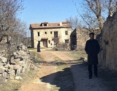 Este pueblo de Segovia se vende por 180.000 euros y se ha hecho viral por lo que se ve en Google Maps