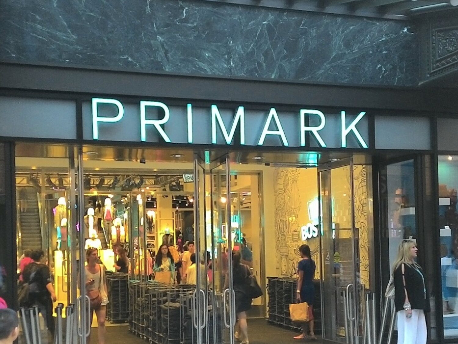 "Primark prepara un cierre masivo de tiendas": ¿Qué hay tras el mensaje viral?