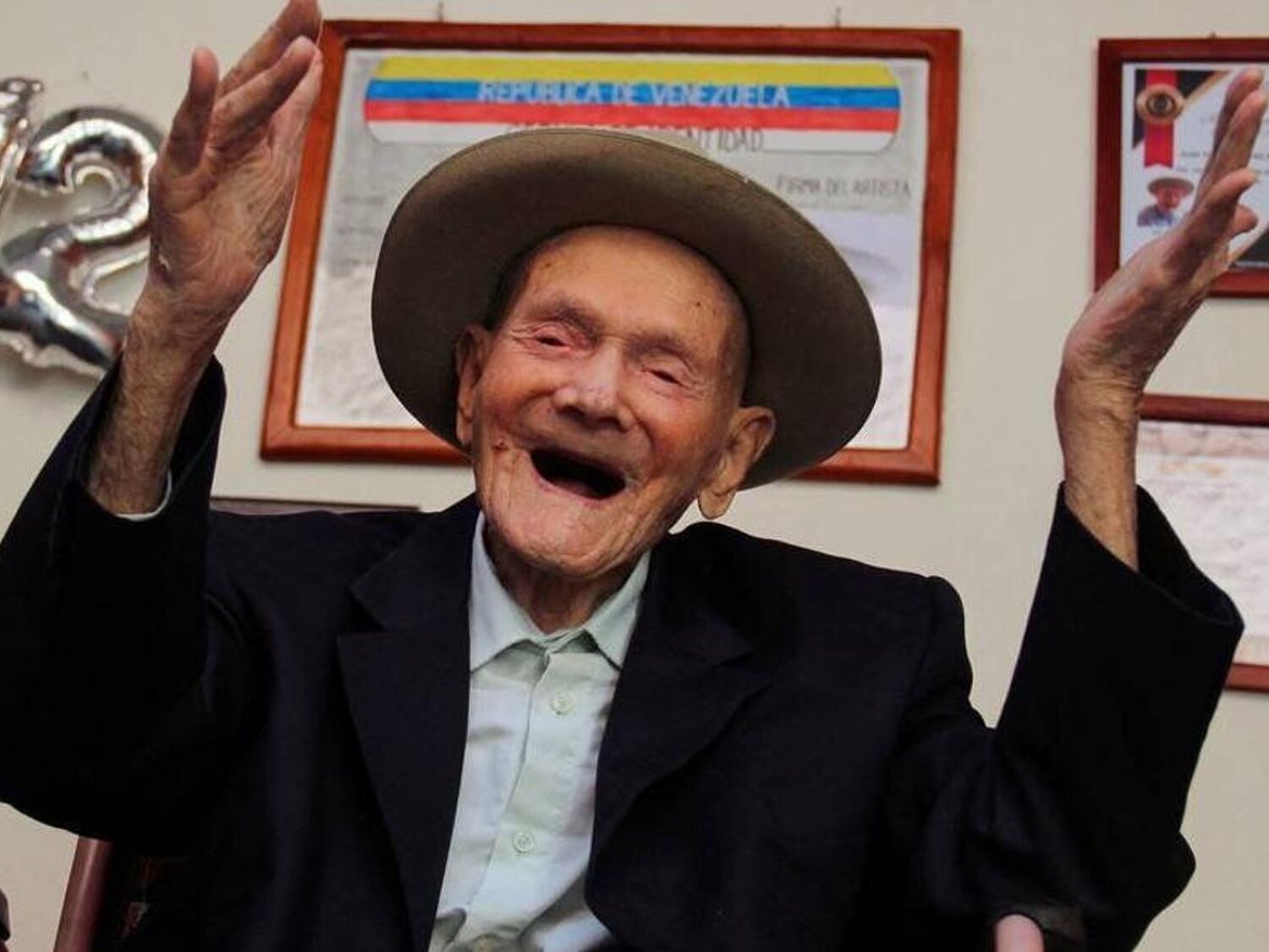 Muere el hombre más longevo del mundo a poco de cumplir 115 años