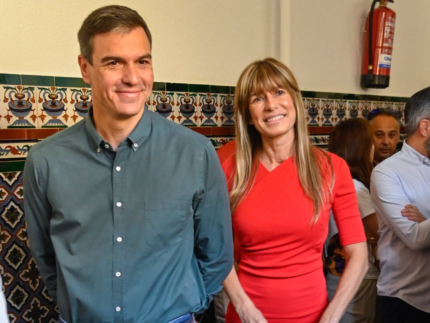 The Objective ilustra con Pedro Sánchez una subvención a Begoña Gómez, dueña de un restaurante en Cantabria