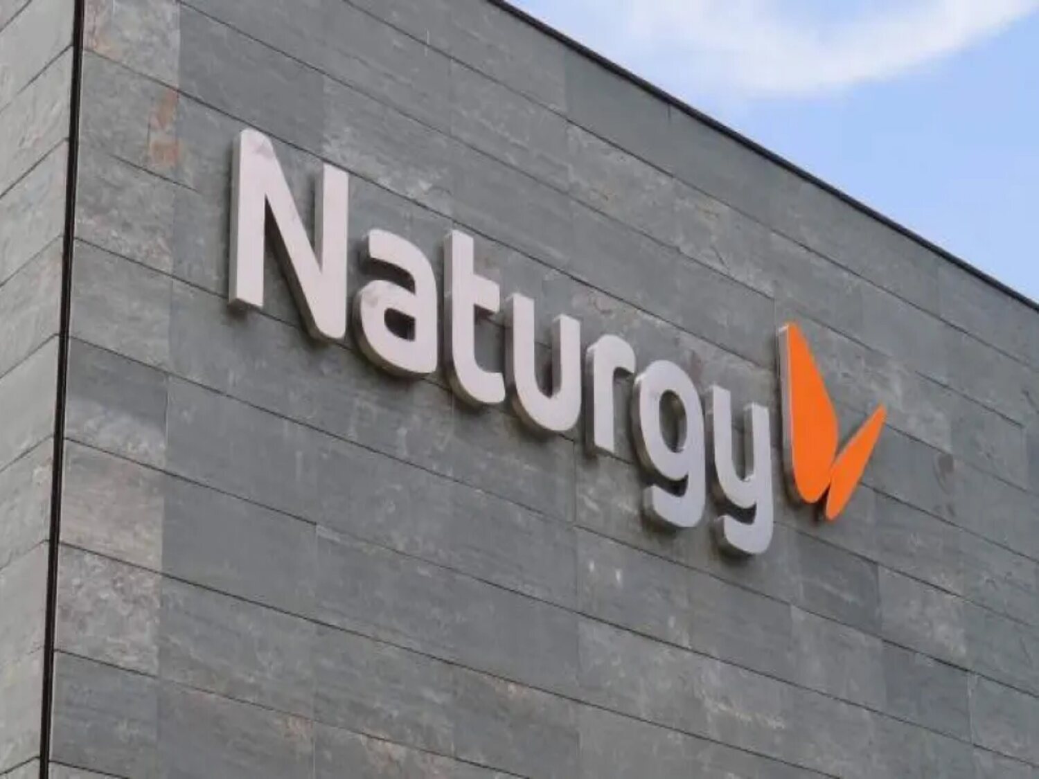 El Gobierno planea intervenir Naturgy: los escándalos que sacuden al gigante energético