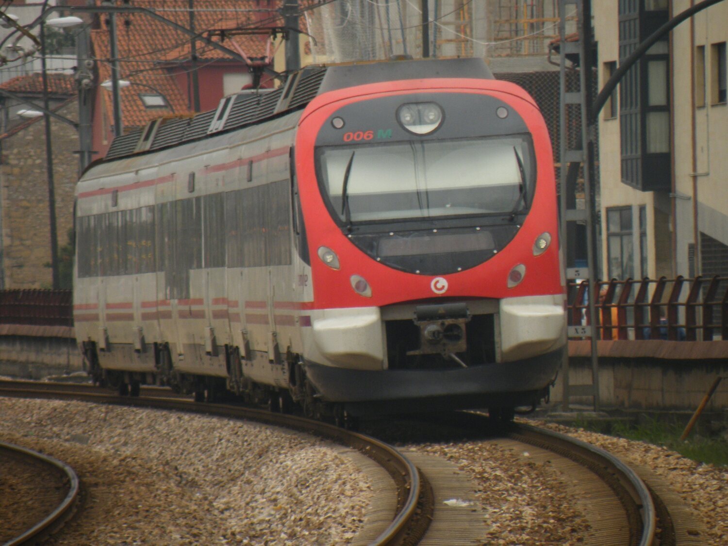 Muere una persona arrollada por un tren en la estación de Cercanías de Vallecas