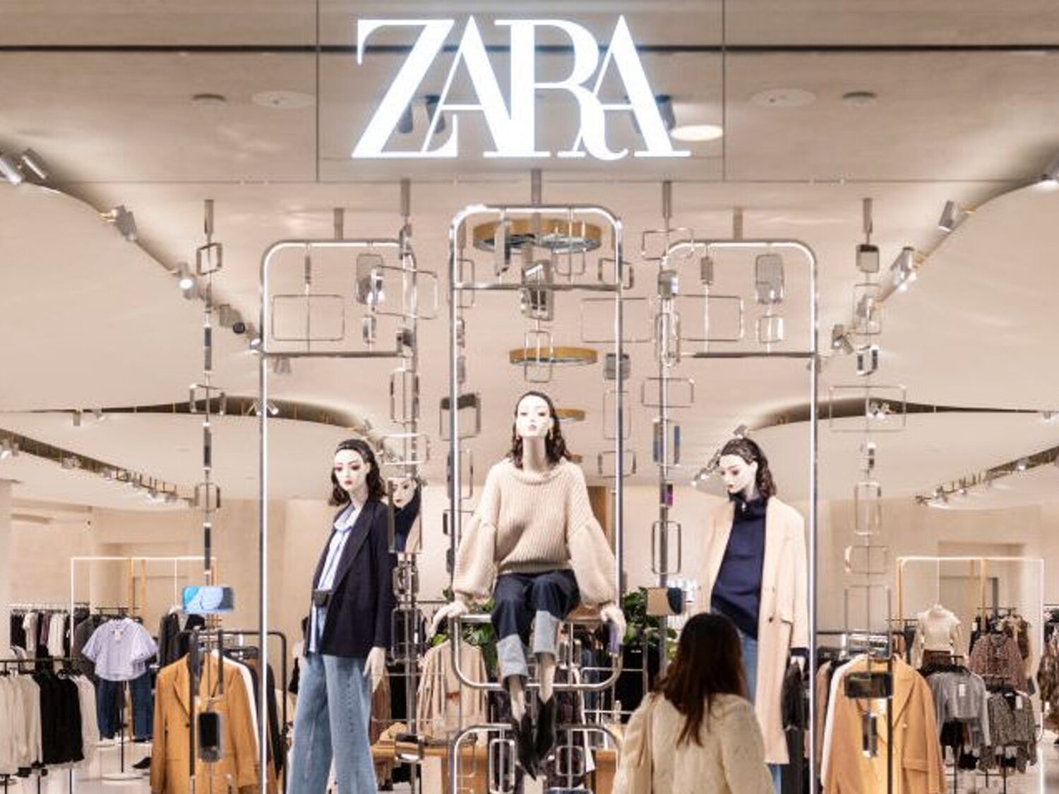 Sueldos de hasta 24.500 euros: Inditex busca empleados para sus tiendas