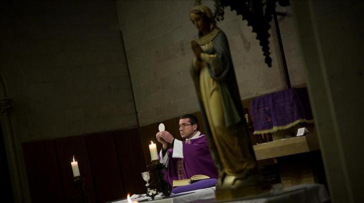 La aconfesionalidad hipócrita de un país hipócritamente católico