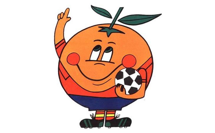 Y sí, porque los 80 también nos otorgaron cosas muy buenas, la camiseta de Naranjito es más que fundamental