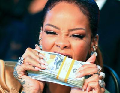 Rihanna clona unas sandalias de los 'chinos' y las vende 90 veces más caras