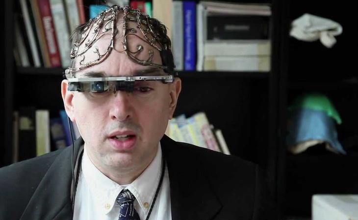 Steve Mann se ha implantado un dispositivo en el cerebro que permite grabar todo lo que ve y conseguir una percepción en realidad aumentada