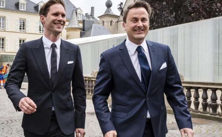 Gauthier Destenay, junto a su marido, el primero ministro de Luxemburgo, Xavier Bettel