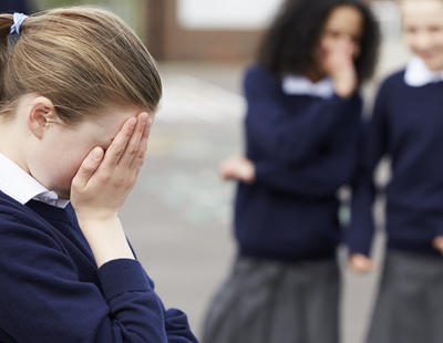 Expulsan del colegio a una niña sin sujetador "porque provoca a los profesores varones"