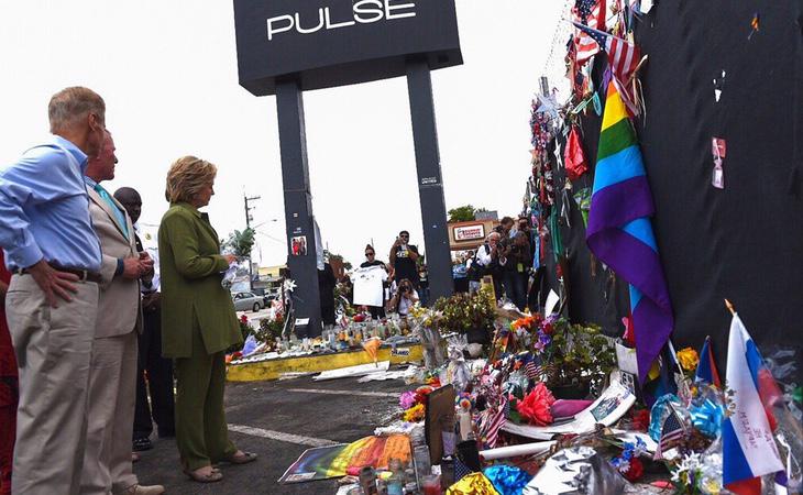 Hillary Clinton, en el homenaje a las víctimas de Orlando