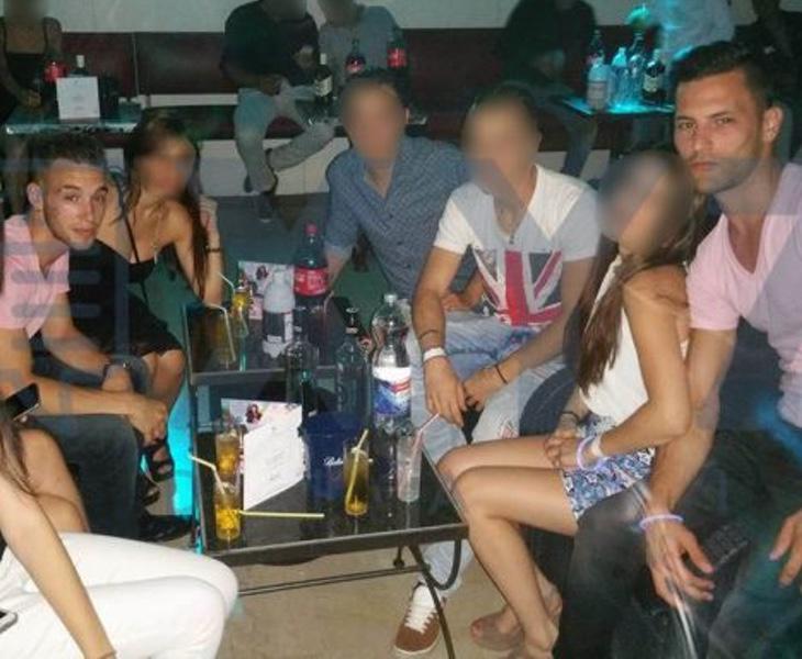 El Cuco y Samuel Benítez, de fiesta con unas amigas