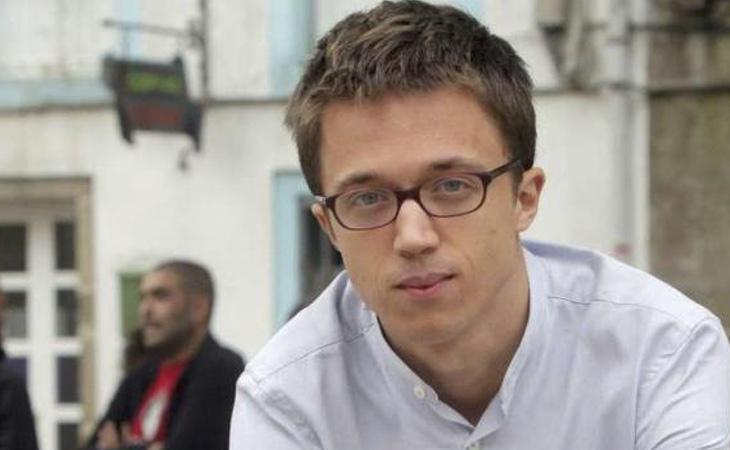 Íñigo Errejón no cobró las becas de manera irregular como se afirmó en un principio