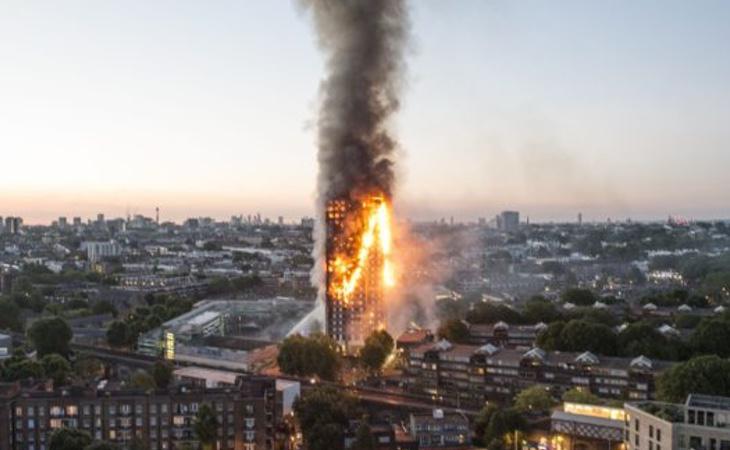 La Torre Grenfell ardió como una completa antorcha