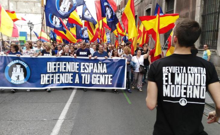 Los neonazis agredieron a la pareja, pero no les han imputado ningún delito en este sentido