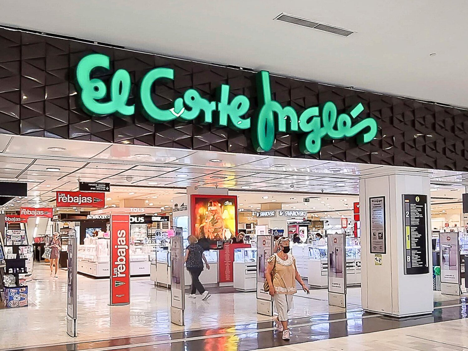 El Corte Inglés cierra y desaparece de este emblemático centro comercial en junio de 2024