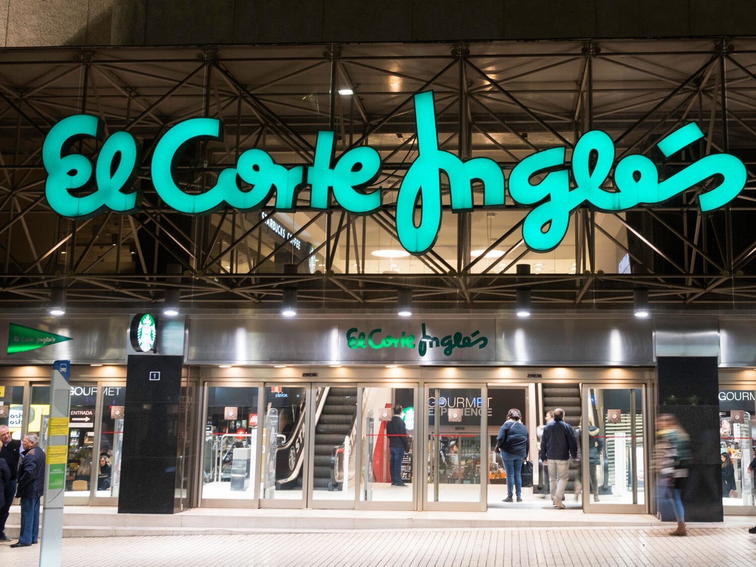 El Corte Inglés cierra en el centro de esta capital y anuncia la desaparición de varios centros