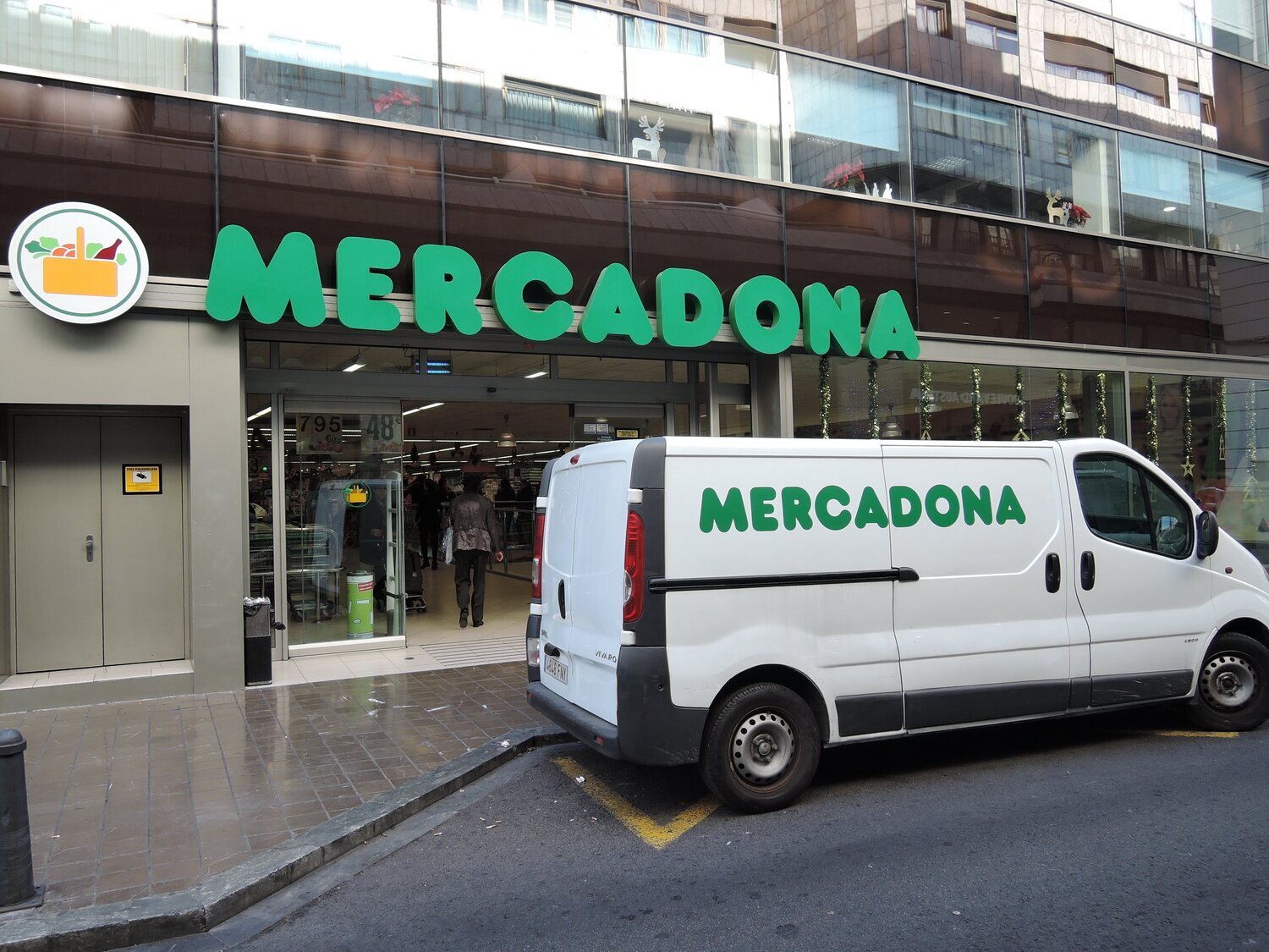 Revolución en Mercadona: su giro para competir con las cadenas de comida rápida