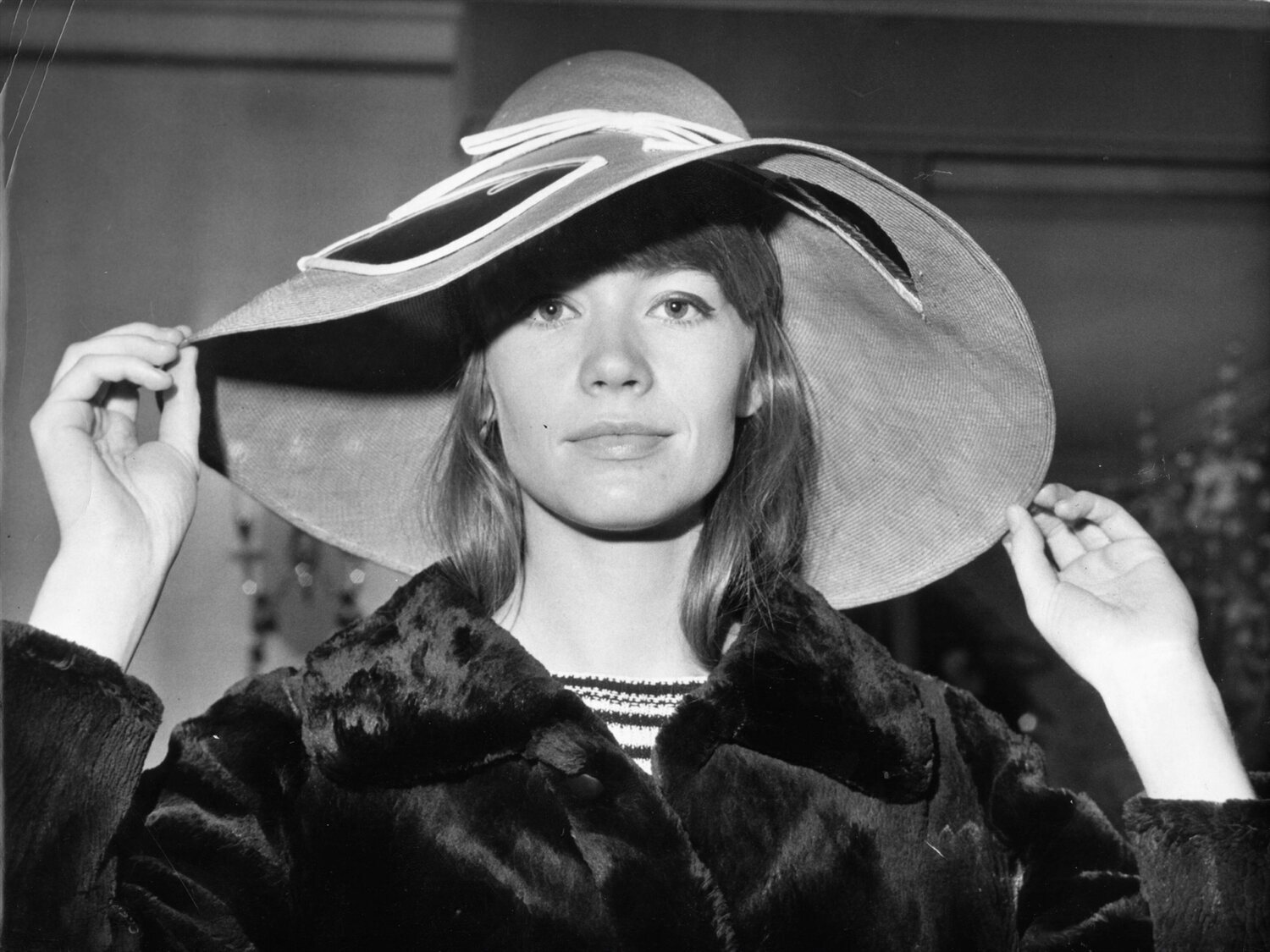 La cantante Françoise Hardy, mito de la música francesa, muere a los 80 años