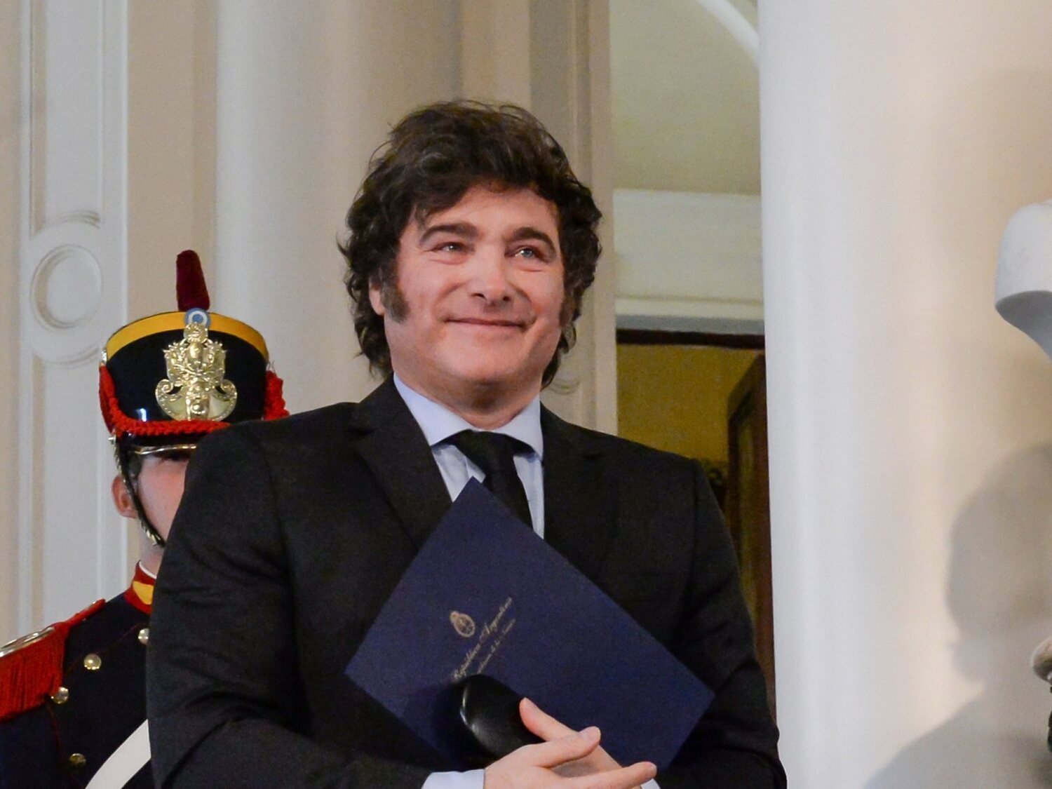El Senado de Argentina aprueba el decreto 'motosierra' de Milei tras concesiones y protestas