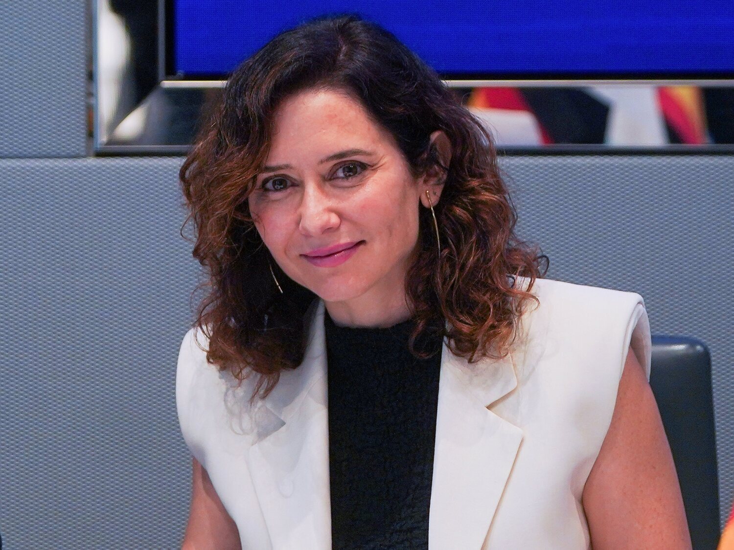 El pacto que explotó: la pareja de Ayuso aceptó 8 meses de cárcel y pagar 491.000 euros