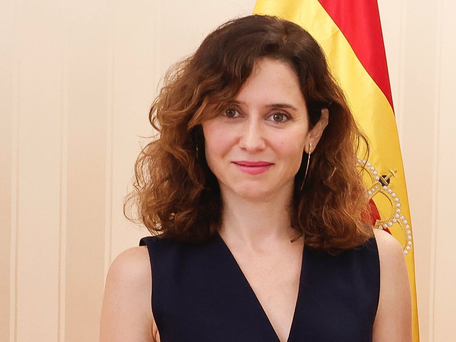 El Gobierno lleva al Tribunal Constitucional los recortes a las leyes Trans y LGTBI de Ayuso