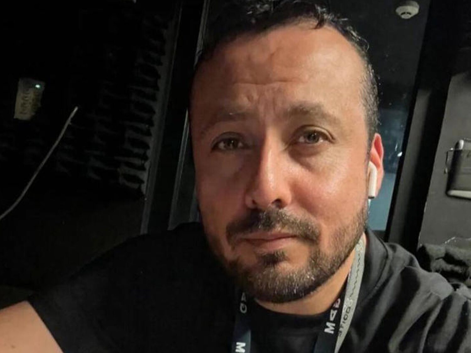 Muere el actor Álex Araya tras citarse con dos mujeres en Tinder