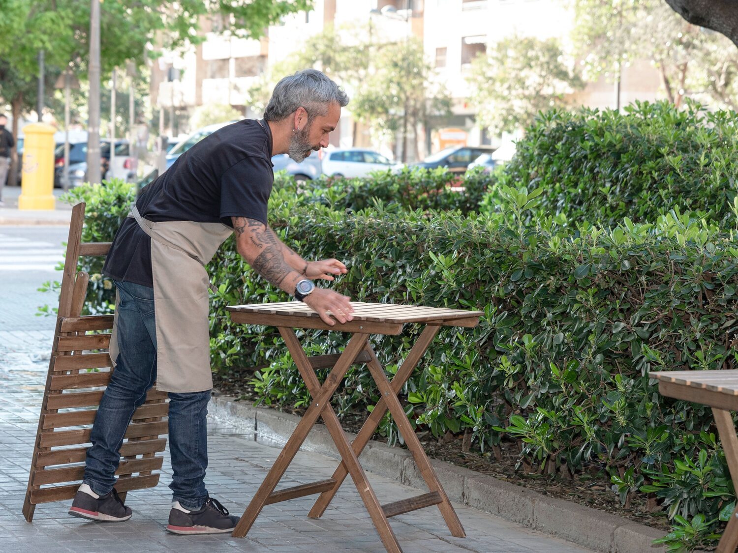 El mercado laboral abre el verano con 71.000 nuevos trabajadores y 47.000 parados menos