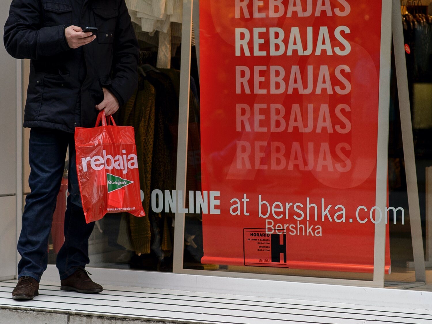 ¿Cuándo empiezan las segundas rebajas de verano? Fechas de Zara, Mango, Pull & Bear...