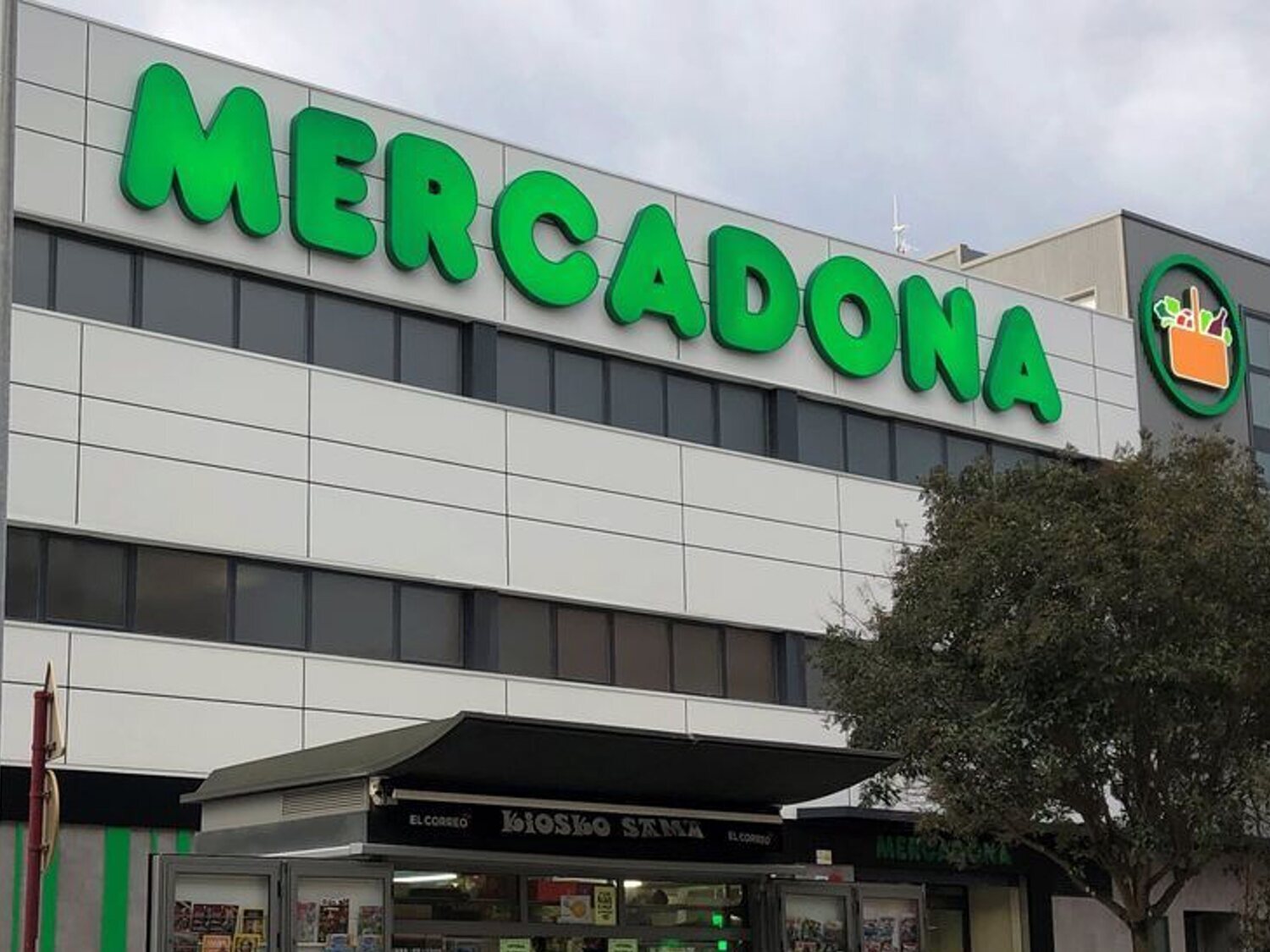 Mercadona cambia la leche en sus supermercados y las redes estallan