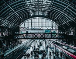 Sale a la luz el tren lleno de pasajeros a punto de colisionar con un convoy en Madrid