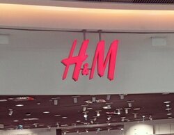 Adiós H&M: cierra este negocio en España y lo vende a un grupo británico en pleno ajuste