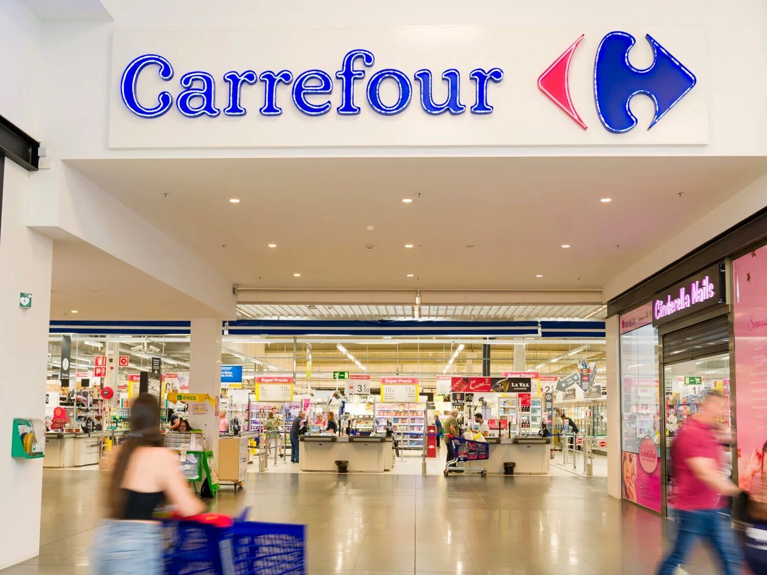 Adiós Carrefour: cierra este histórico negocio en España desde el 31 de marzo