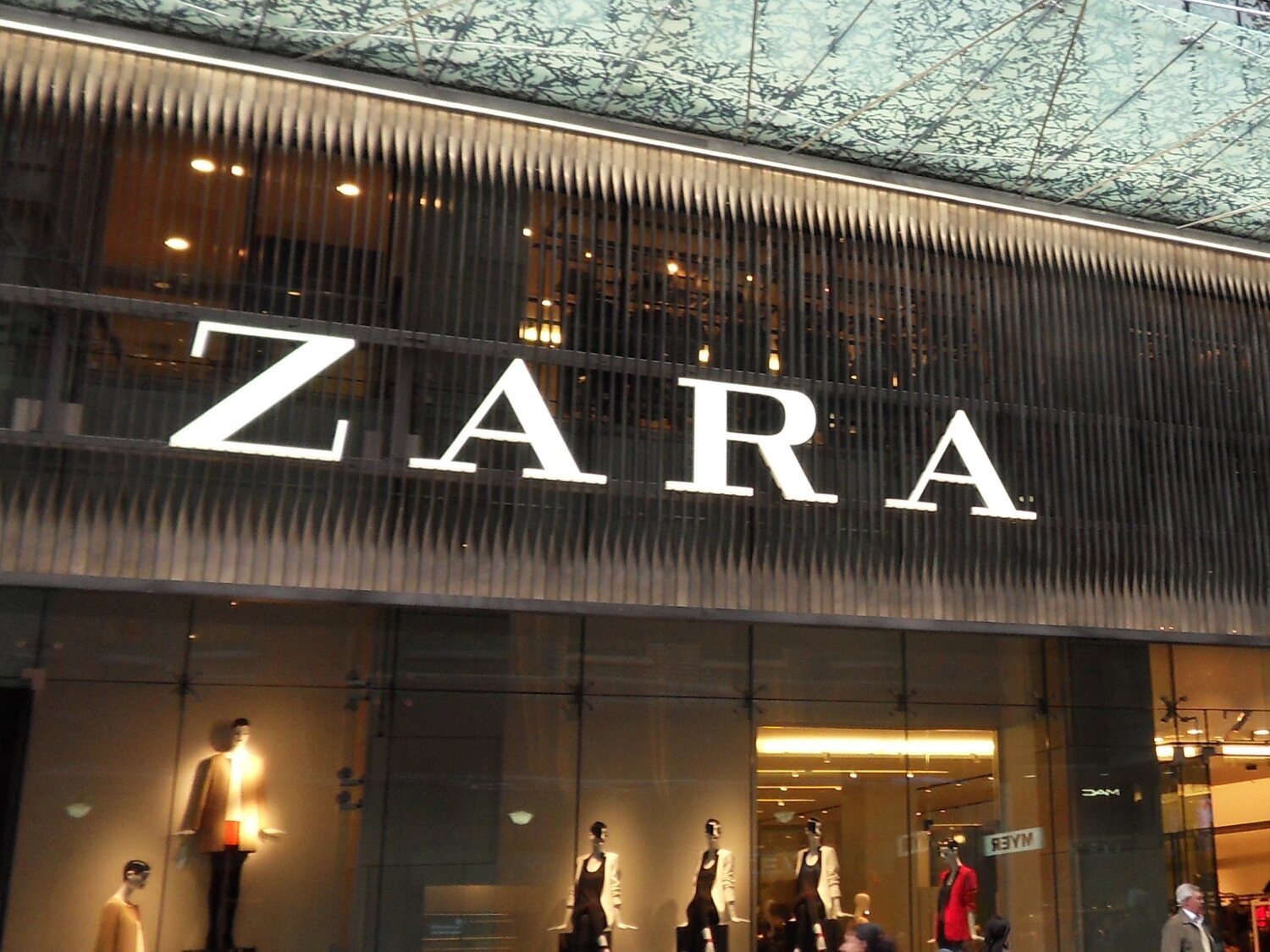 La dueña de Zara cierra esta histórica tienda en pleno centro de Madrid: tiene sustituto
