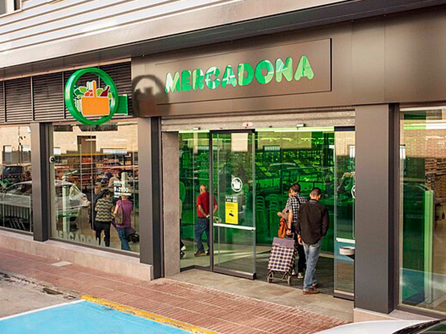 Mercadona refuerza su plantilla con 5.000 empleos para la campaña de verano