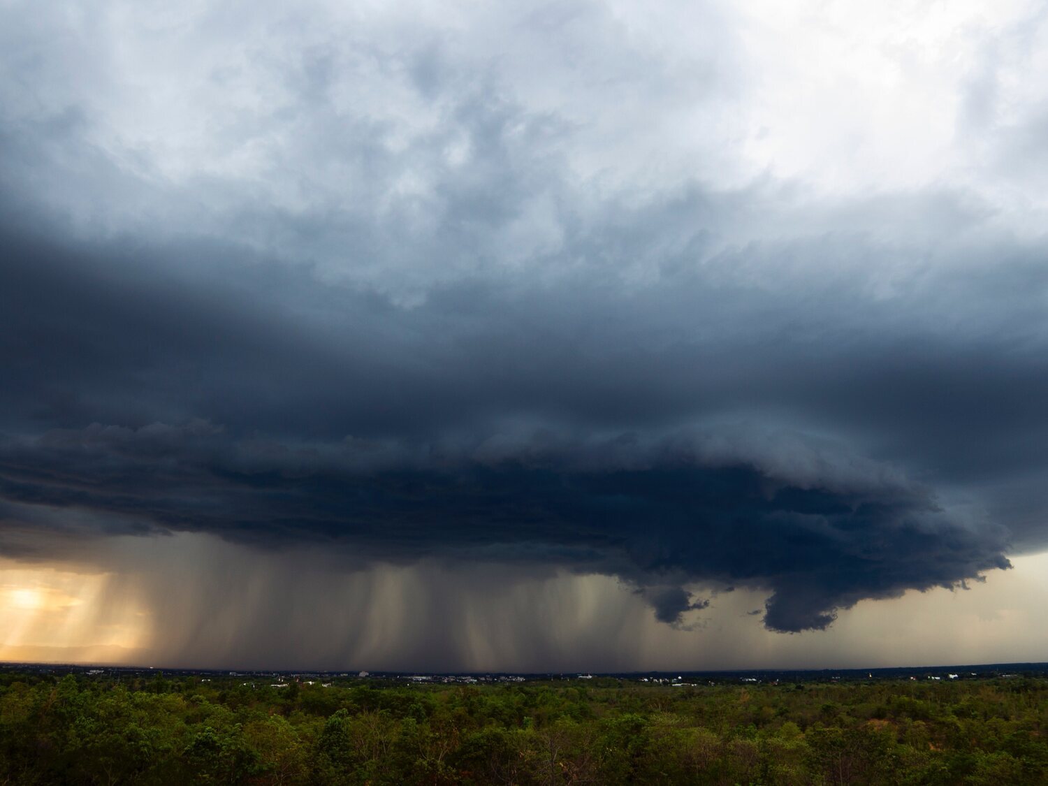 Alerta de la AEMET: la borrasca Nuria llega a España con lluvias y bajada de temperaturas