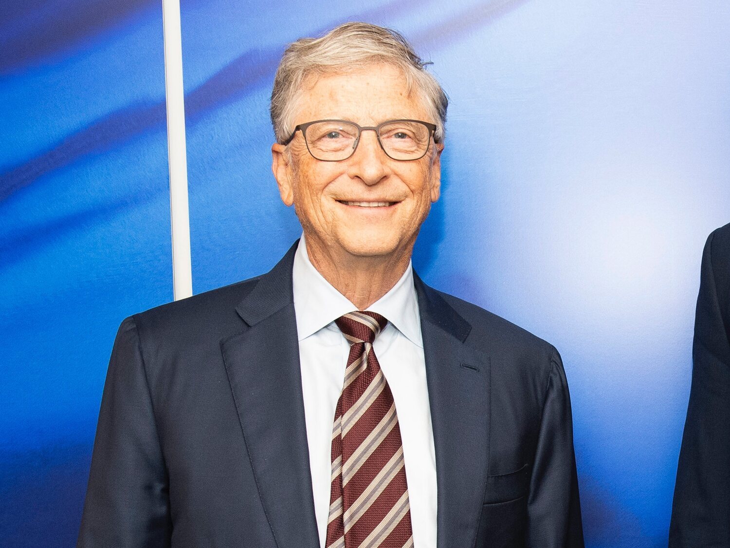 Bill Gates lanza una brutal revelación sobre la IA: así cambiará la jornada laboral