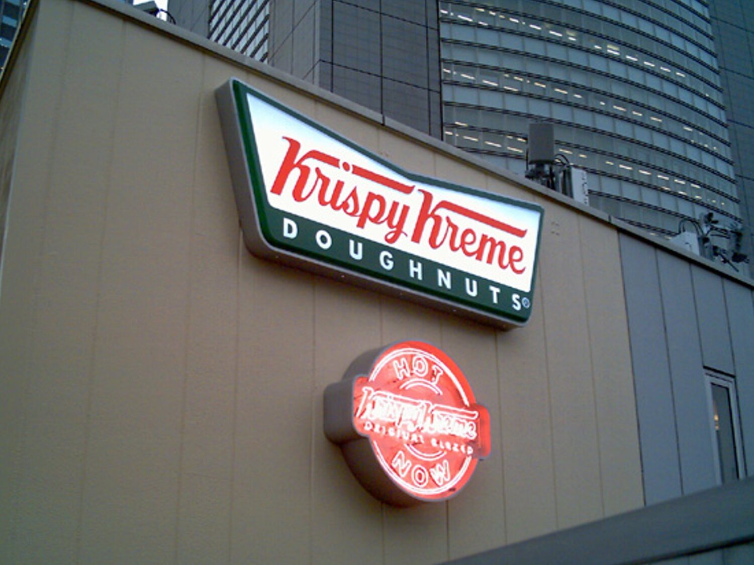 Krispy Kreme llega a España con su primer local insignia en Madrid: fecha y ubicación