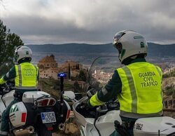 Nuevo requisito de la DGT: las luces V16 serán obligatorias en coches a partir de 2026