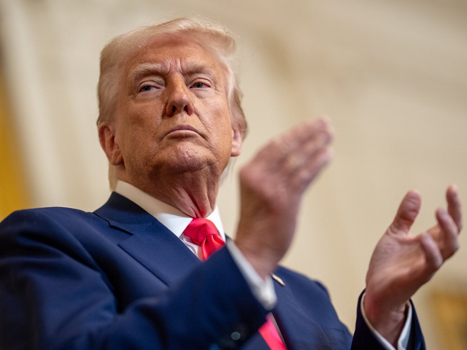 ¿Ha manipulado Trump la Bolsa con los aranceles para especular con los mercados?