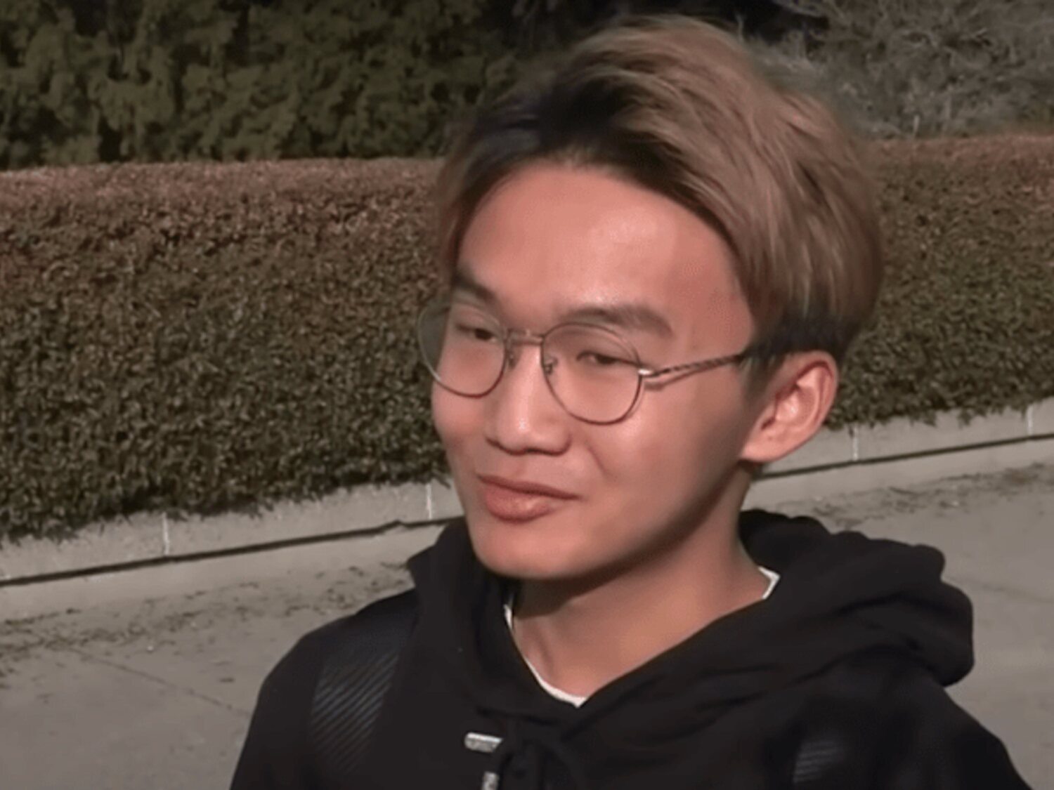 Un estudiante vuela dos veces por semana para estudiar en Vancouver y evitar el alquiler