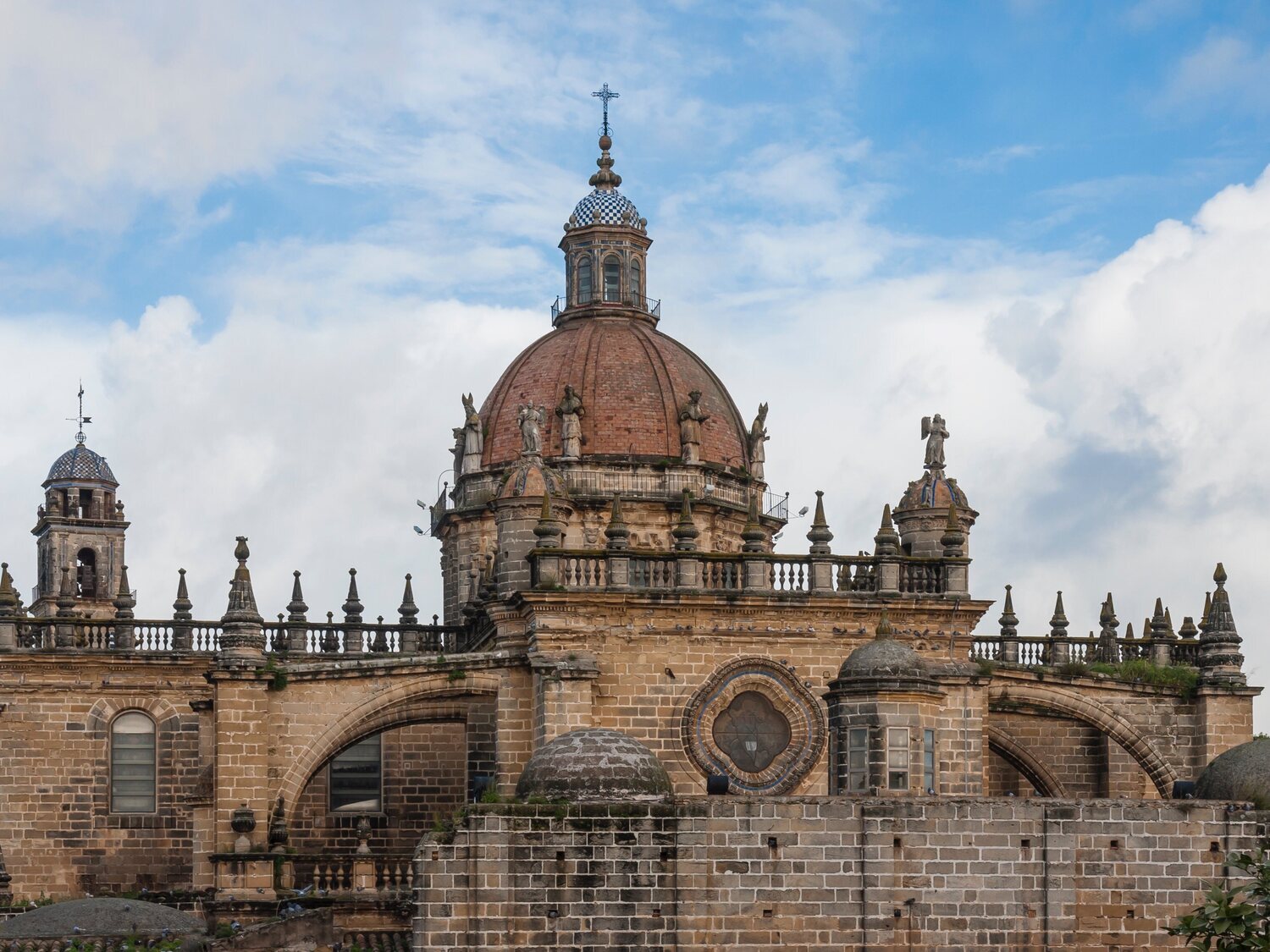 Prisión para el organista titular de la Catedral de Jerez por agredir a menores desde 1992