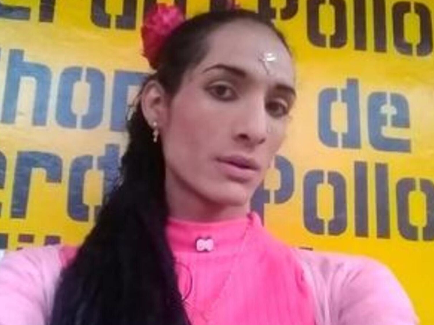Un grupo de hombres rompe brazos y piernas a una mujer trans: murió arrojada en un río