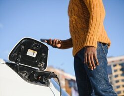 Un pensionista recibió una factura desorbitada tras conectar su coche eléctrico en España