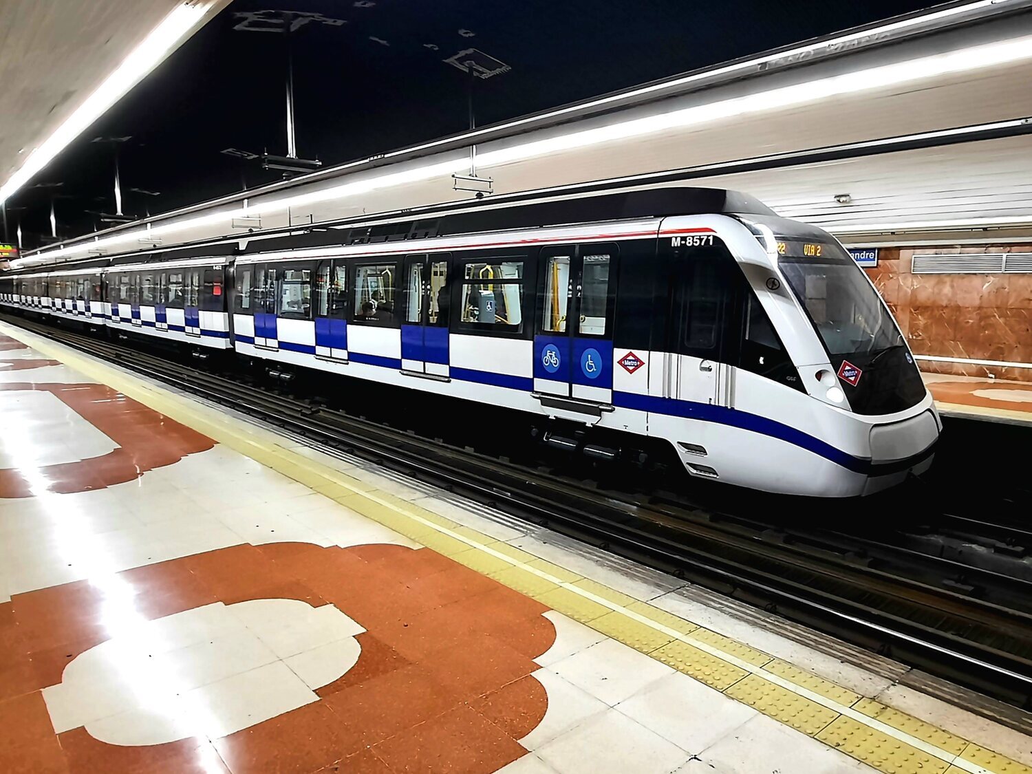 Un nuevo apagón afecta a las líneas 5 y 6 de Metro de Madrid una semana después del corte