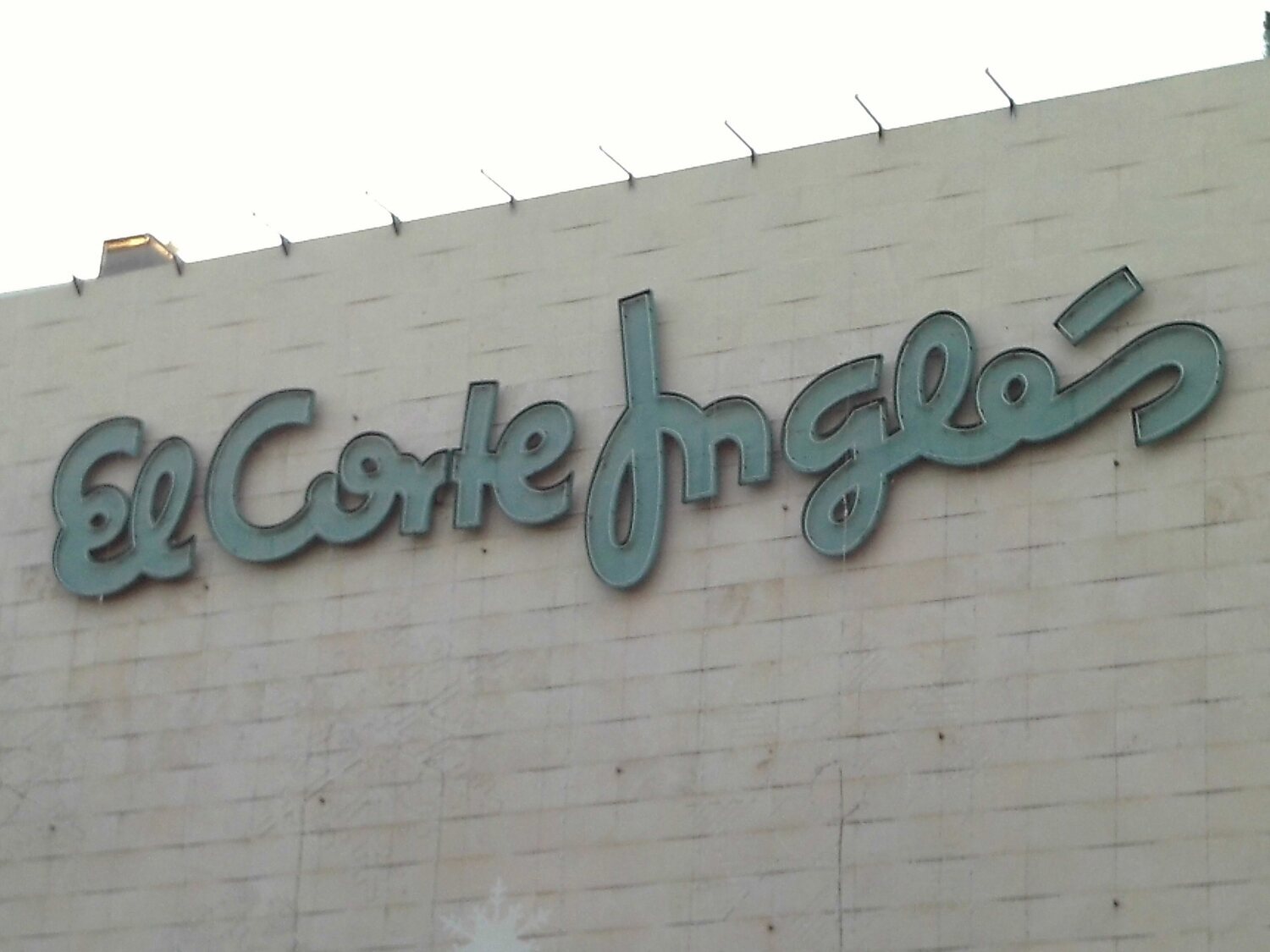 Adiós El Corte Inglés: este es el supermercado más caro de España según la IA