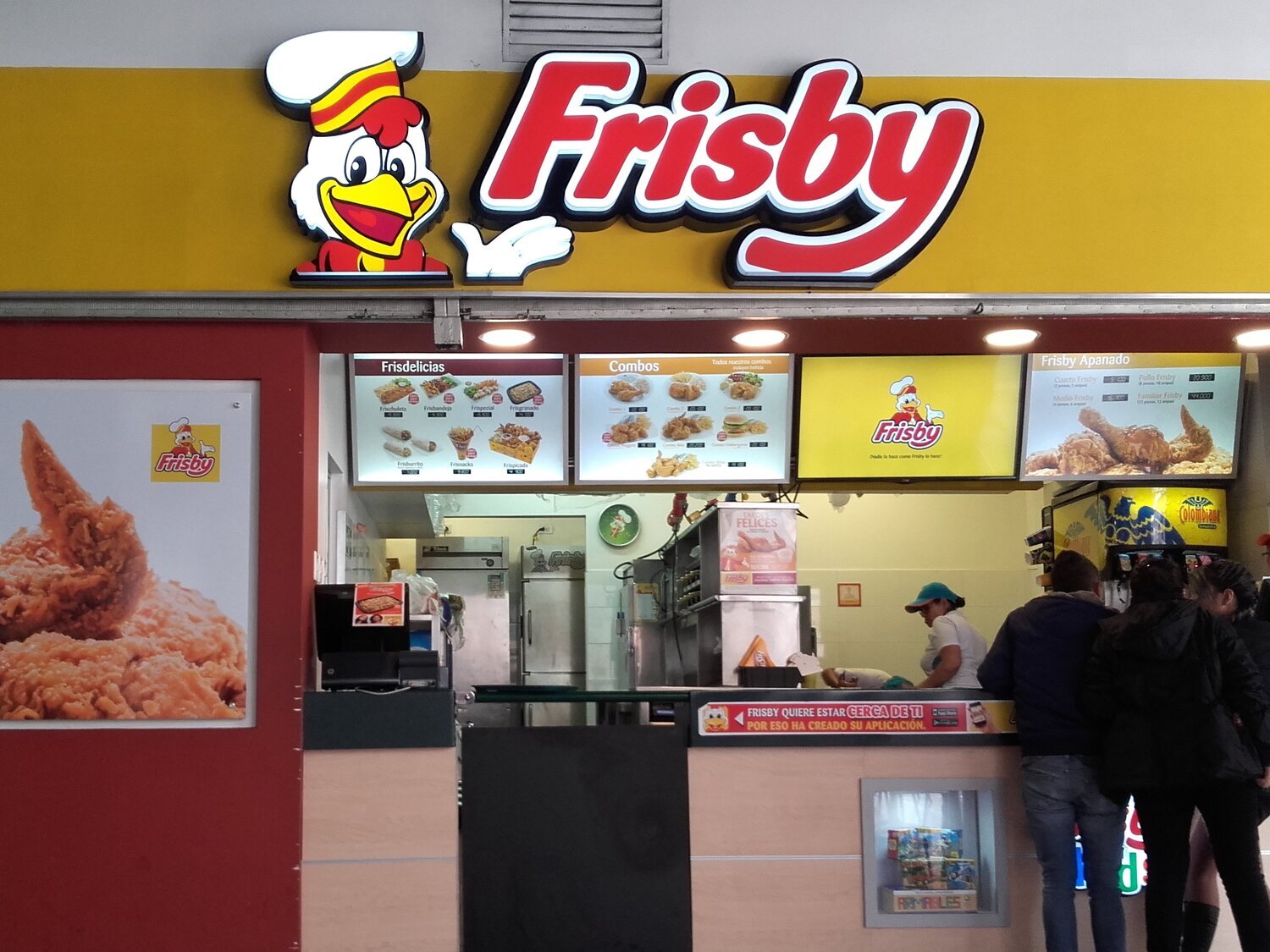 Nueva marca de comida rápida en España: en plena guerra legal por plagio en Colombia