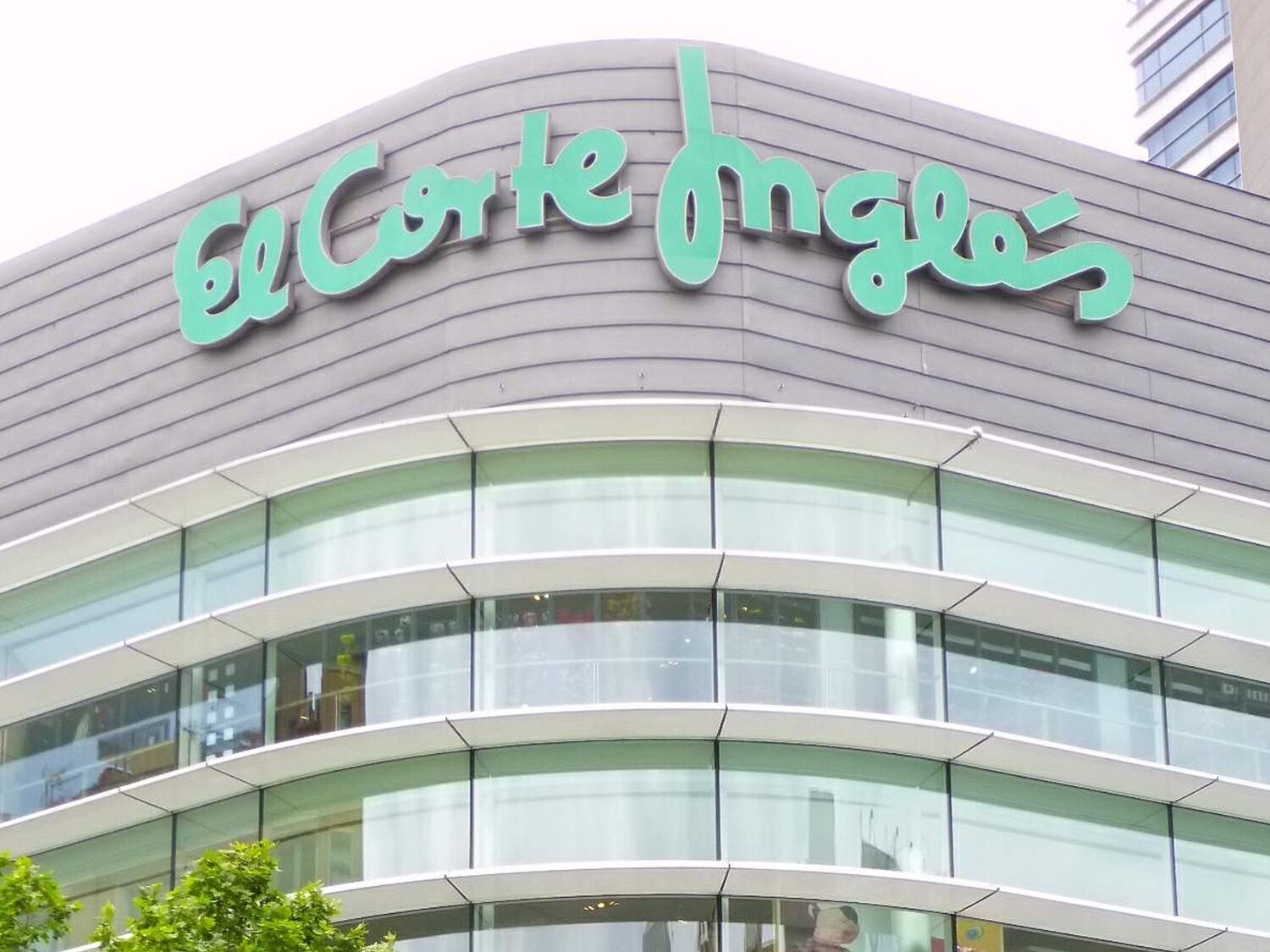 Adiós El Corte Inglés: cierra cambio de modelo en un histórico centro comercial de Madrid