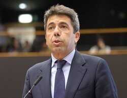 Mazón da la medalla del mérito policial a los policías que le acompañaron a El Ventorro